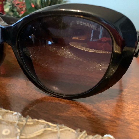 CHANEL Black Quilted Sunglasses. 100% Authentic - Picture 9 of 10